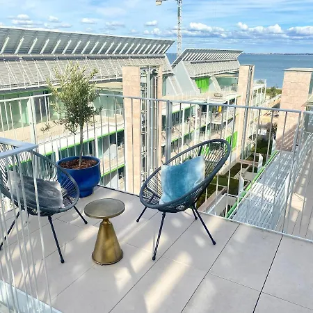 Apartment Penthouse With Stunning River Views *