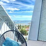 Penthouse With Stunning River Views Apartment *