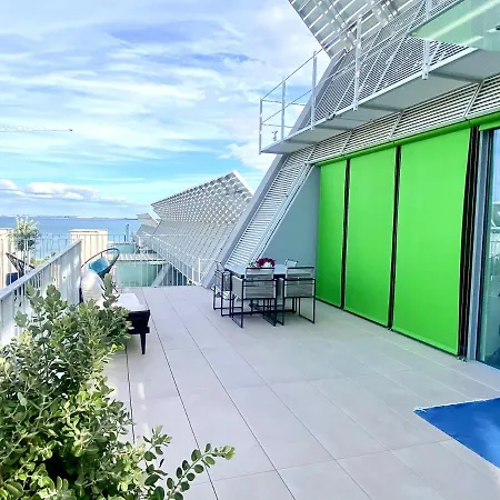 Penthouse With Stunning River Views