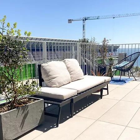 公寓 Penthouse With Stunning River Views