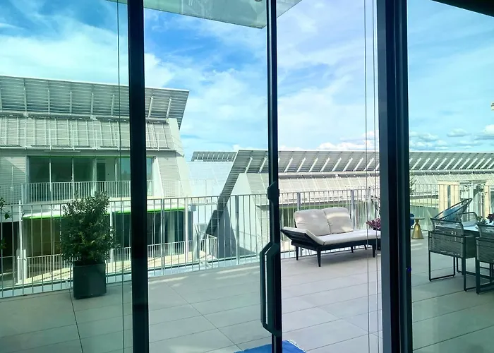 Penthouse With Stunning River Views Lägenhet